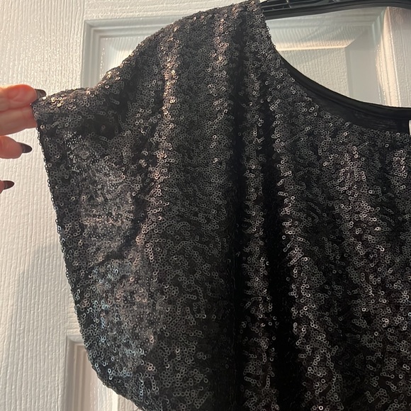 Short sleeve matte sequined top from Xhilaration size XL - Picture 3 of 7